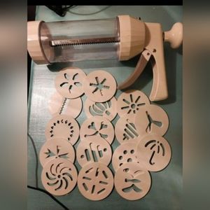 Pampered Chef Cookie Press ~! Let's make cookies!